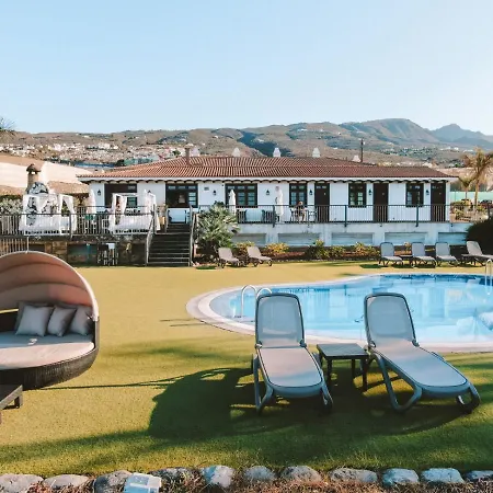 La Casa Nova 2*